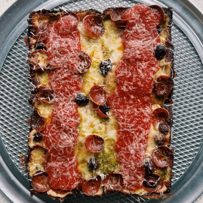 East Glisan Pizza Lounge by null