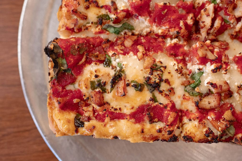 Niki's Pizza by null