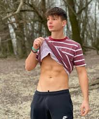 teenboy bulges pics|