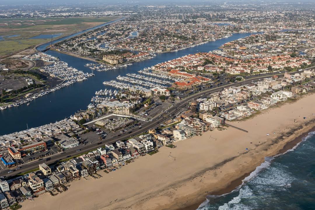 Huntington Beach by null