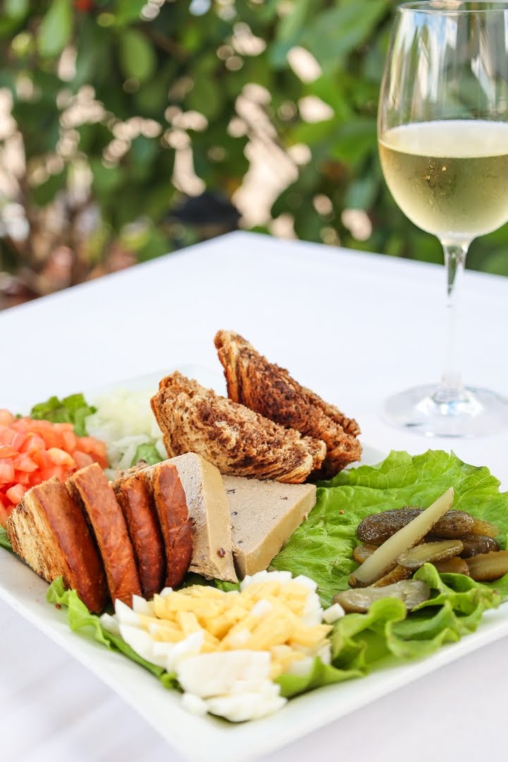 Harry's Continental Kitchens (Restaurant) by null