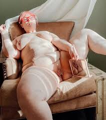 Nbmwpgsmlyb jbxd jpg x Naked bbw
