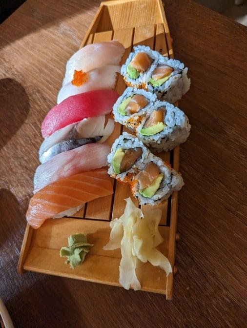 Daruma Sushi by null