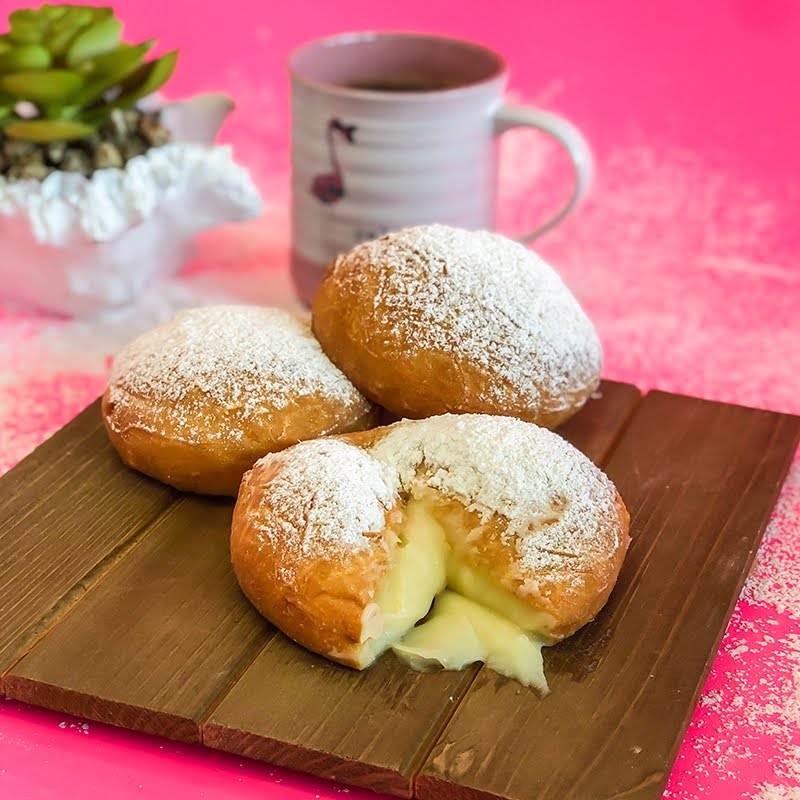 Papillon International Bakery by null