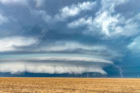 supercell cloud|See Ominous Supercell Storm Clouds as They Barrel across the U.S. |  Scientific American