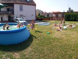 rajce.idnes girls bazenu|Obec Budiměřice | Fotogalerie