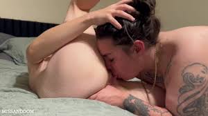 Women sucking pussy porn gifs jpg x Sucking womens pussy