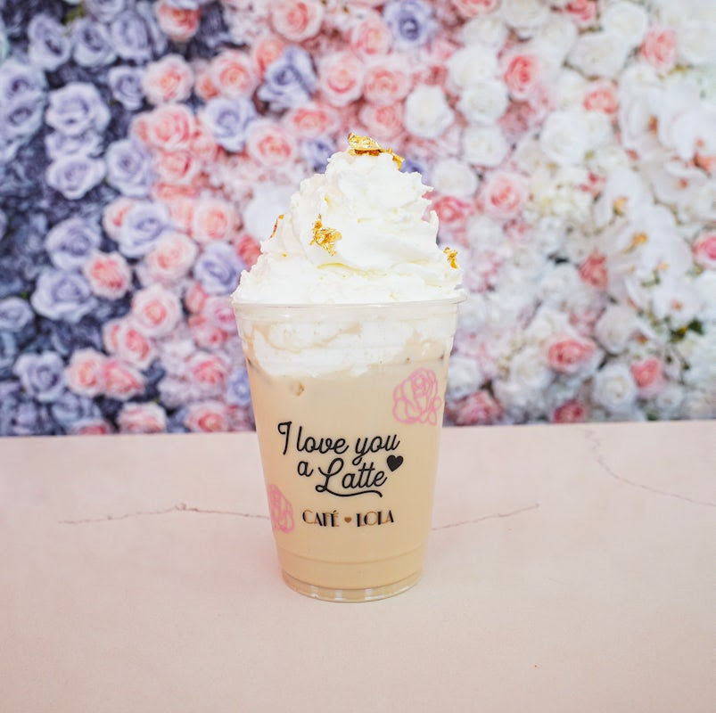 Café Lola by null