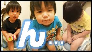  子供　おしっこ|おしっこをする幼稚園男児 写真素材 [ 2415898 ] - フォトライブラリー photolibrary