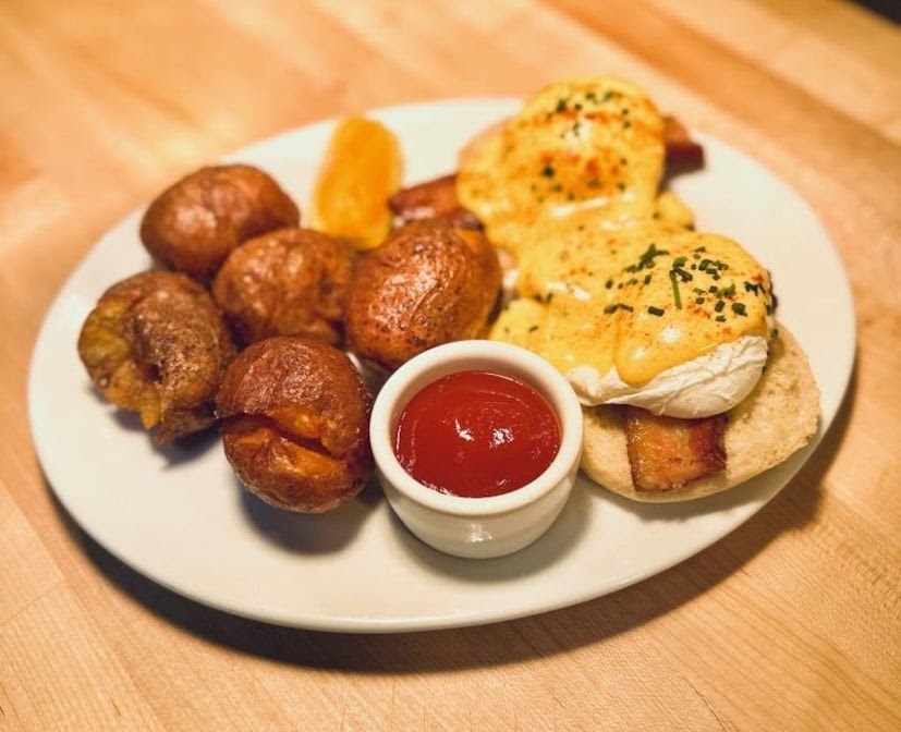 The Victor Tavern - 6th & Lenora by null