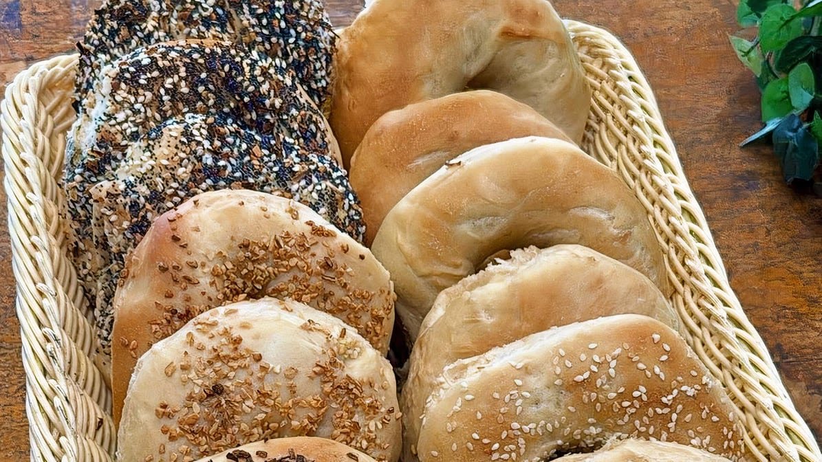 Benny's Bagels by null