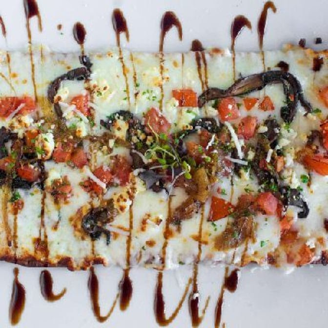 Luxe Restaurant & Martini Bar by null