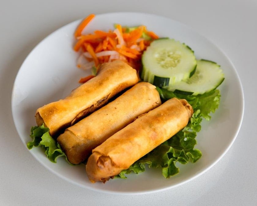 Lee’s Kitchen + Cocktails by null