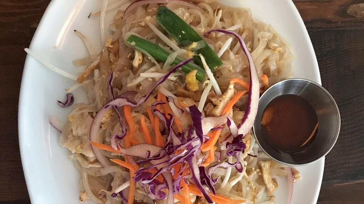 Summer Buffalo (Melrose) by null