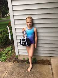  9yo girl|長い髪と棒の上にキャンディーとブロンドの小さな女の子の写真素材・画像素材 Image 149513631