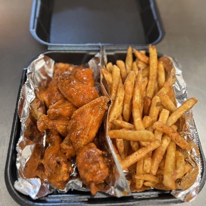 Mac Daddy Wingz and Cheeze by null