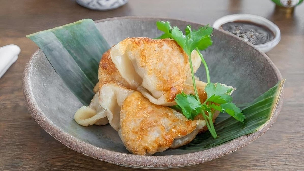 Basil Thai Restaurant & Bar by null