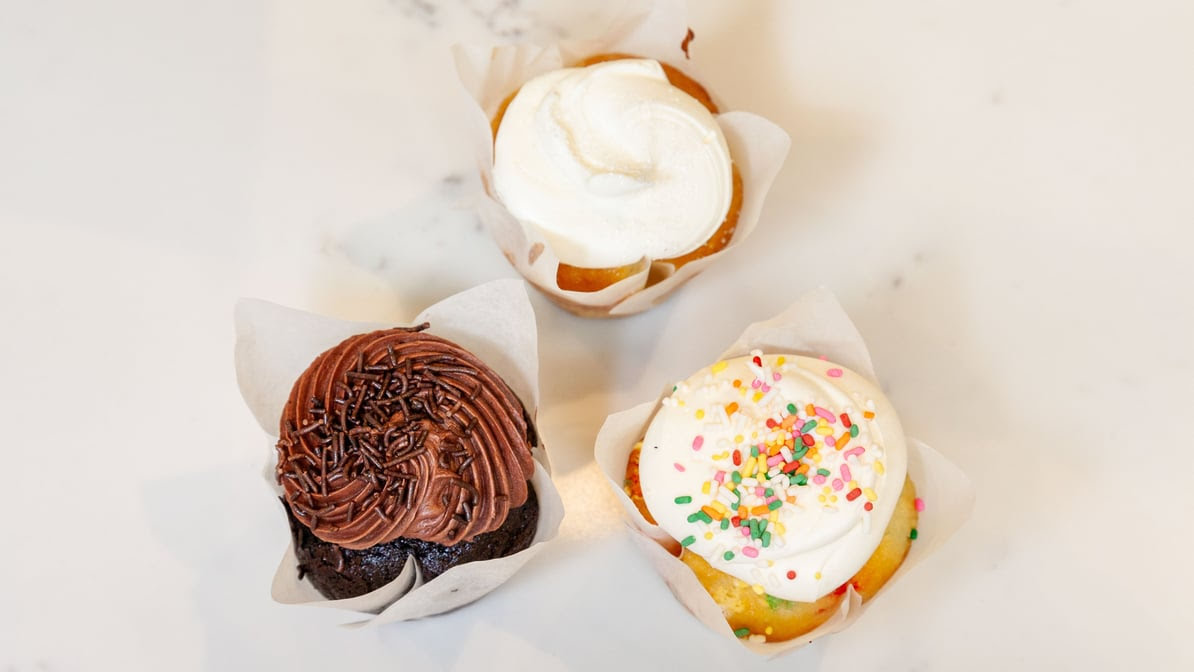 Henry's Sweet Retreat & Bakery by null