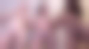 Group spreading pussies|