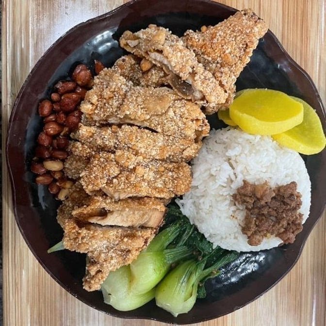 Lee’s Kitchen Noodle & Rice U Dub by null