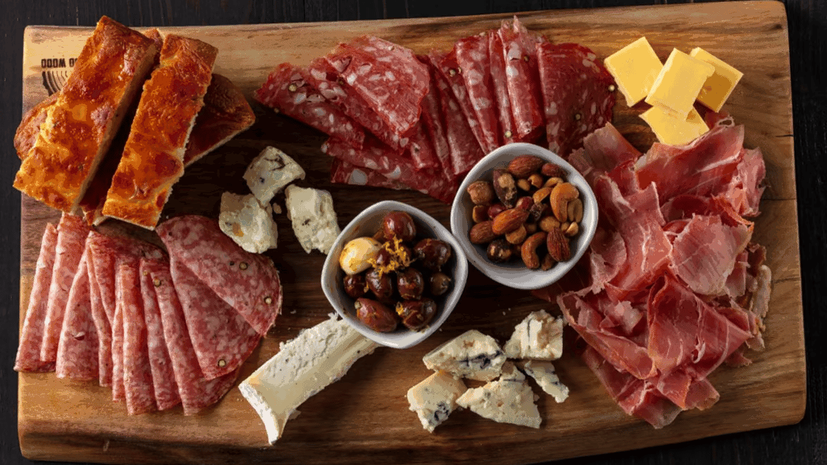 Bennett's Kitchen Bar Market by null