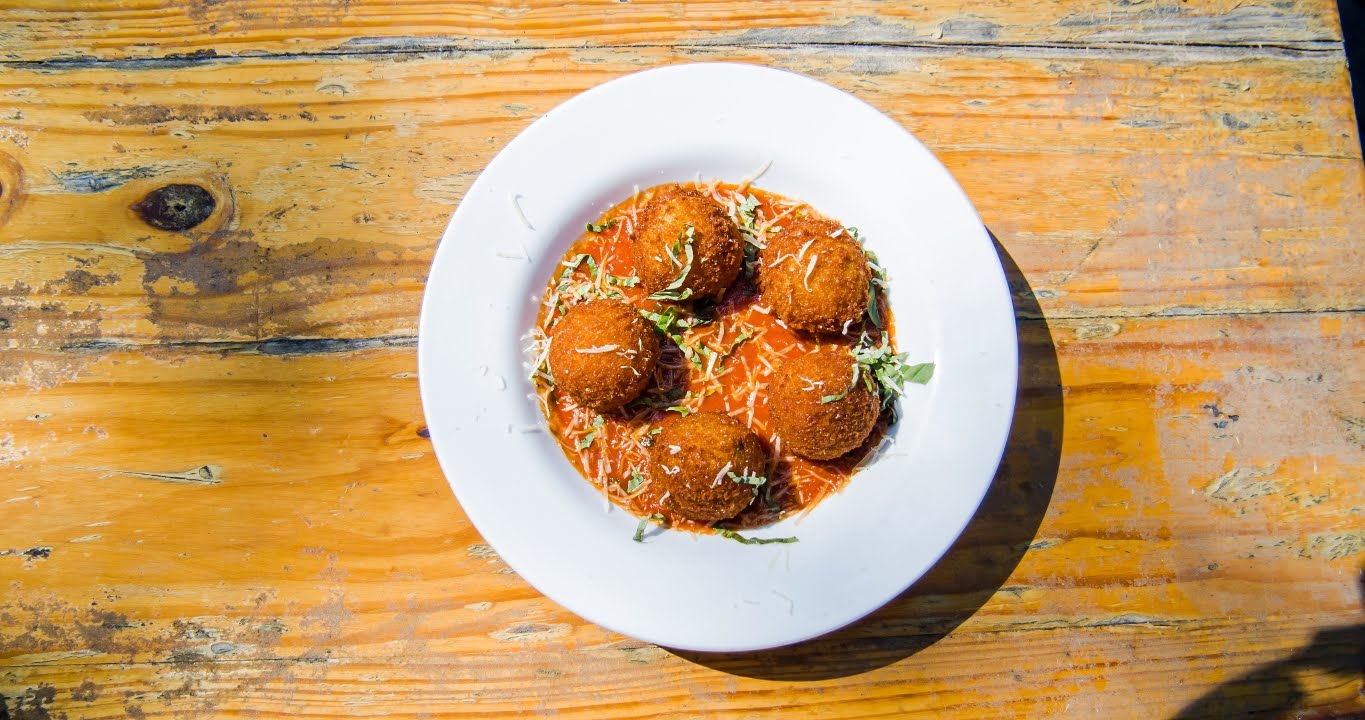 Hops & Thyme by null