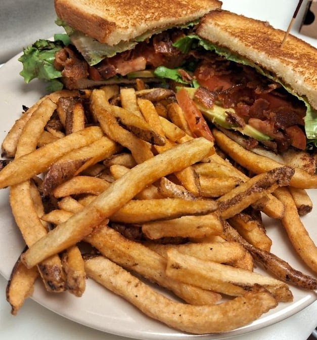 Daily Bar & Grill by null