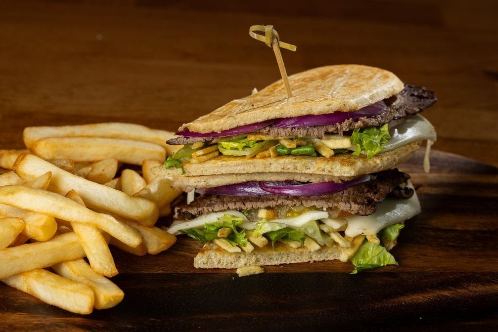 Dulce Tropical Restaurant & Café by null