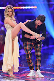 Eaf ggaaawavb eurn nysrqlyruv jpg x Upskirt tv