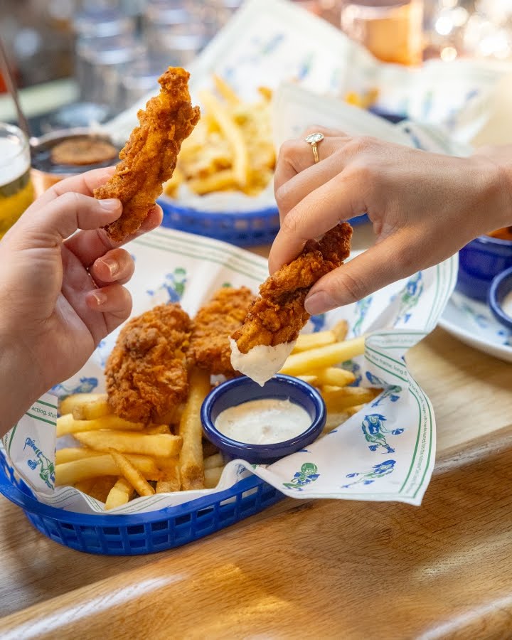 Slim Goody Sports Bar by null