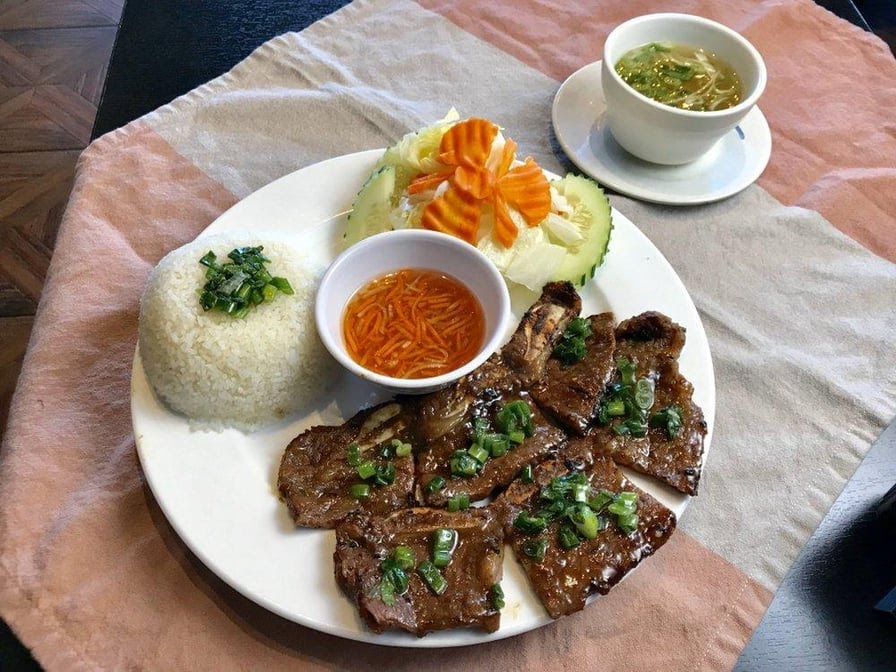 Phở Trần Vũ by null