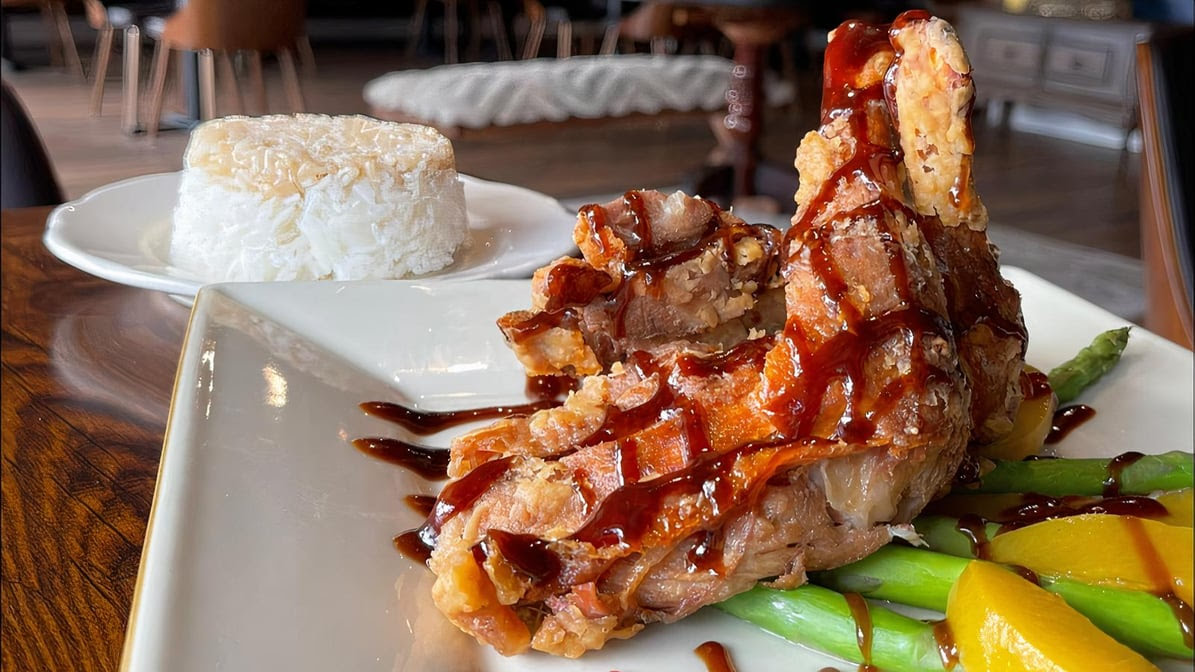 Le Ros Thai Asian Cuisine & Bar by null