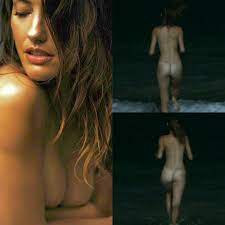 Minka Kelly ass nude in TV show Titans - Celebrity nude