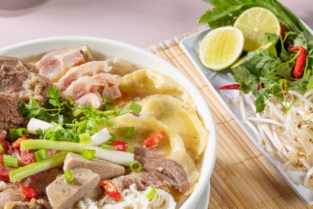 Pho Leo & Grill by null