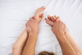 секс при детях|Секс при детях 😱? • • • Жми на фото два раза ❤️ Могут ли спалить?! МОГУТ!!  Я к этому отношусь с особой осторожностью и ответственностью. Почему?  Потому, что будучи маленькой, я