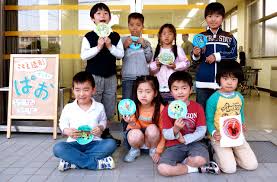 小学生女児 パンチラ|教室に子どもたちの笑い声 岡山市の小学校で新学期がスタート - YouTube