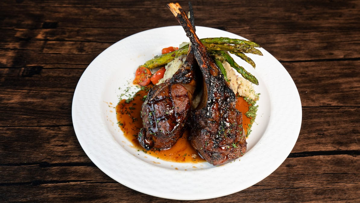 Nouveau Bar & Grill by null