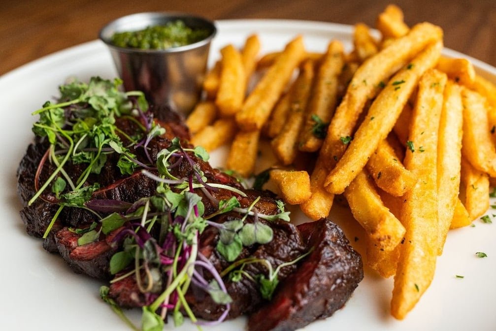 Selvin's Restaurant + Lounge by null