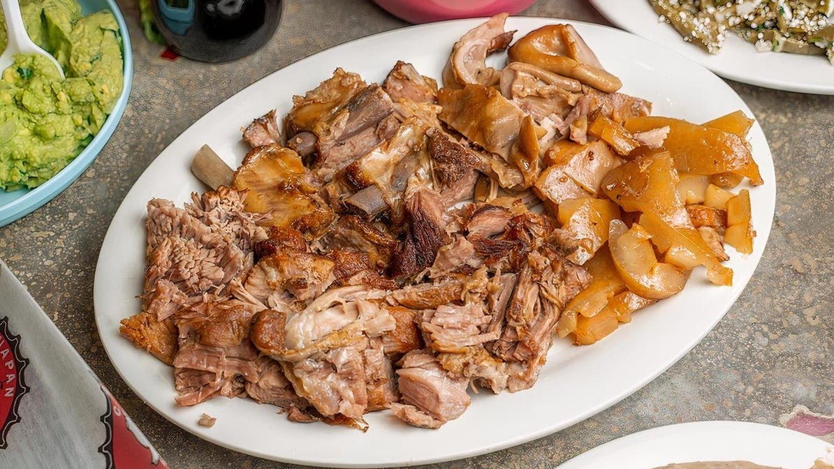 Carnitas Uruapan by null