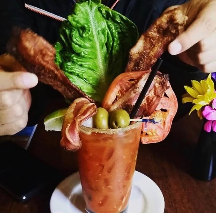 7 Mile House Sports Bar & Grill by null