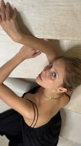 russian schoolgirl naked|Prom Pictures of Ukrainian Teens on the Verge of an Uncertain Adulthood |  The New Yorker