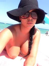Porn comic a day at the beach cameracaseira sex comic hot babes went jpg x Old beach