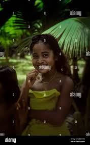 ls island  model  girls  |Pinterest