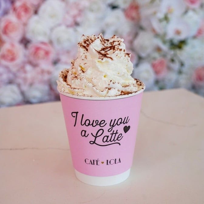 Café Lola by null