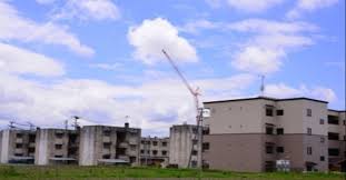 黒い家　小学生　レイプ|〈えほん〉「せんそうがやってきた日」作・ニコラ・デイビス 絵・レベッカ・コッブ 訳・長友恵子 | 東京すくすく