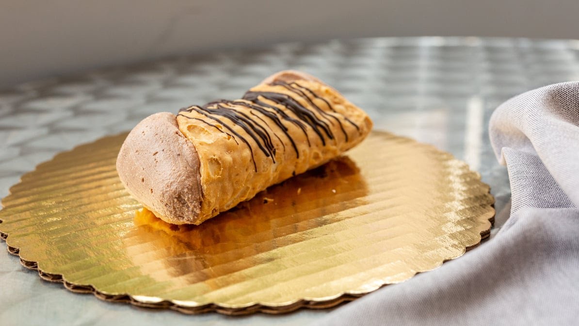 Mike's Pastry - Assembly Row by null