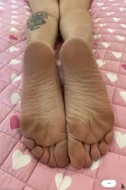 Dirty soles footjob jpg x Dirty footjob