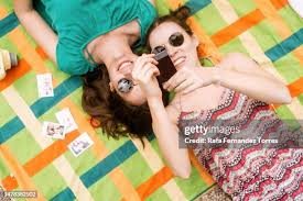 teen candid|Candid photo of a group of teenage girls socializing, laughing and talking  together at school. A multi-ethnic group of real junior high aged students  walking outside a school buildingの素材 [FY310143204034] | ストックフォトの