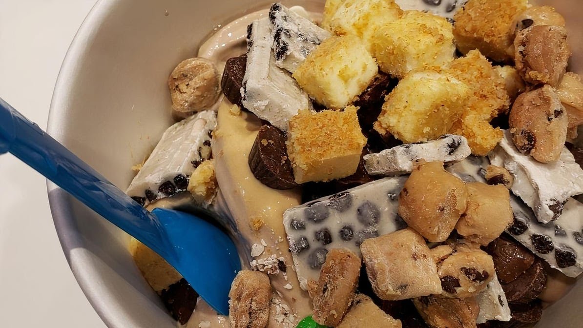 Toppings Yogurt by null
