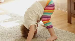 Little girls bent over|Little Girl Bending Over · Free Stock Photo